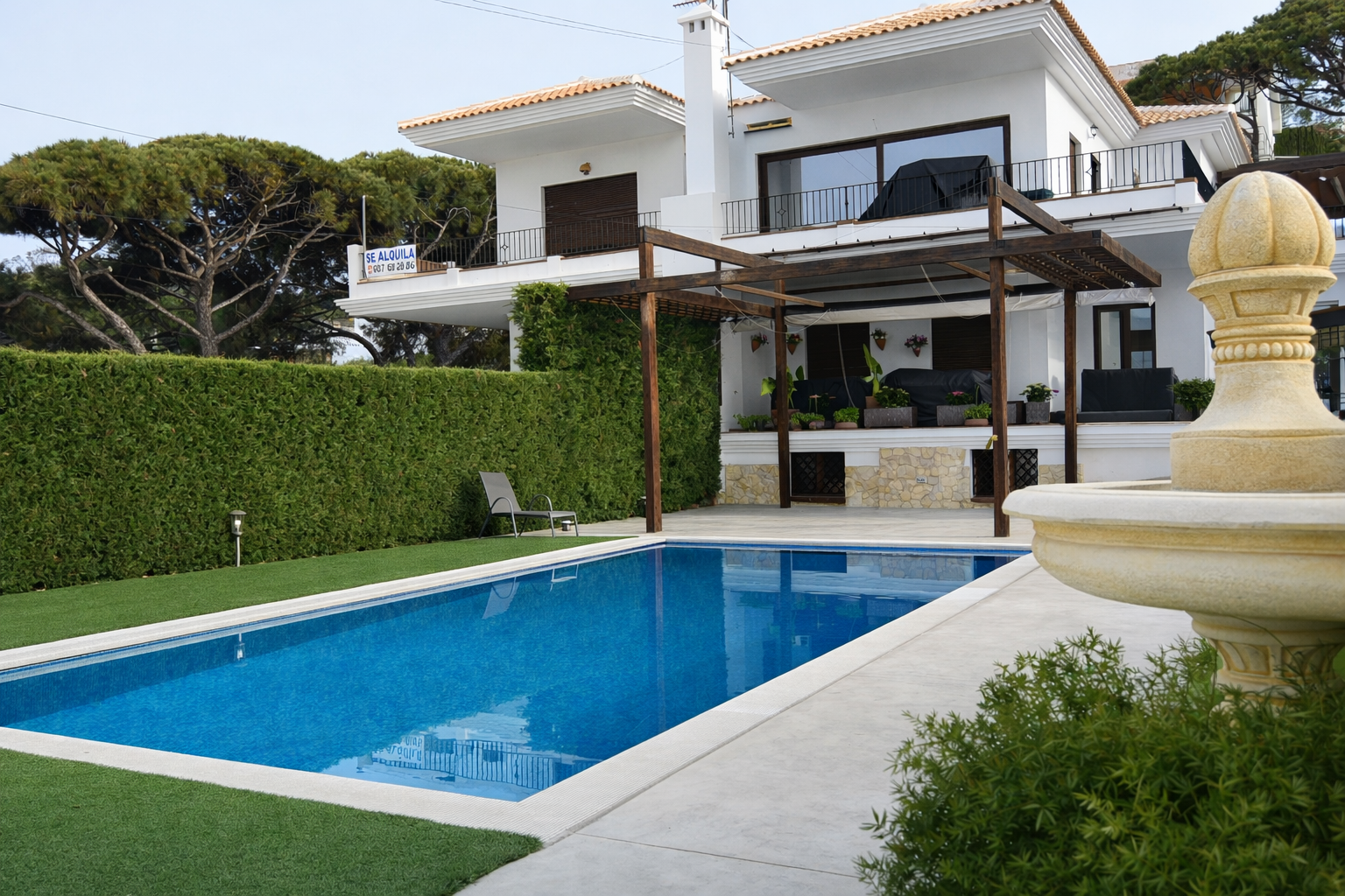 Limpieza, decapado y tratamiento de suelo de barro en Mazagon