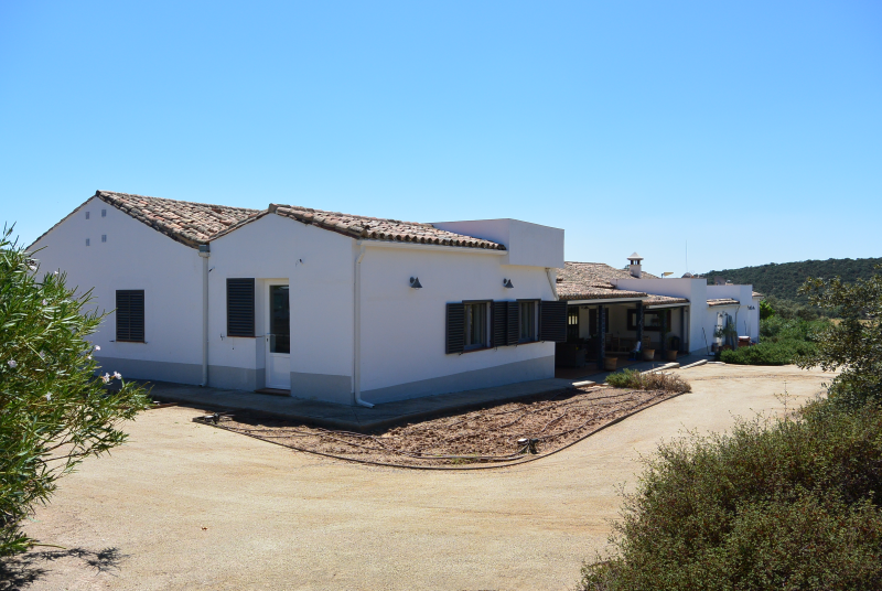 Limpieza post obra y tratamiento de suelo de barro en cortijo en Ciudad Real - Cabezarados - Ciudad Real