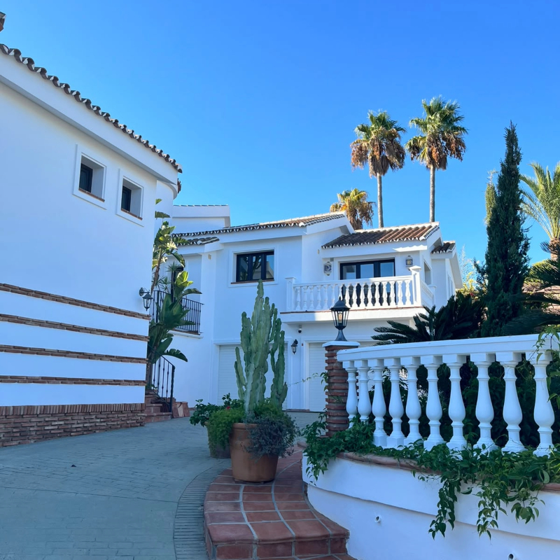 Limpieza y tratamiento de suelo de barro en Benalmadena - Benalmadena - Malaga